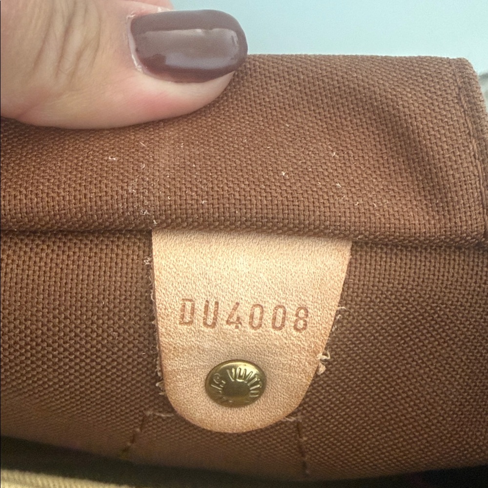Louis Vuitton Speedy 30 Handbag - Picture 13 of 14